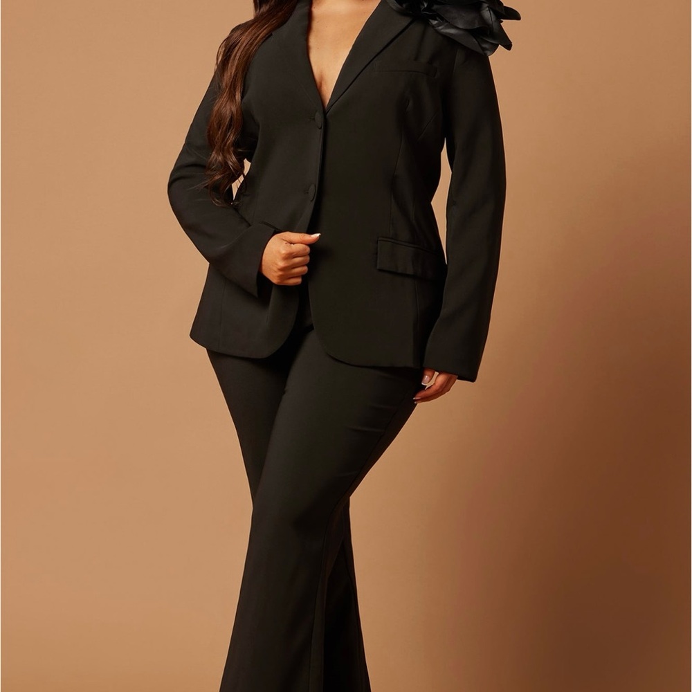 Elegant Black Women's Suit Set